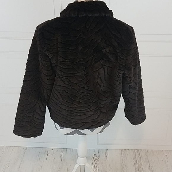 Not Fur Real Fur Coat - Picture 5 of 8